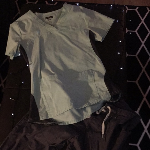 Dress code - Picture 1 of 4